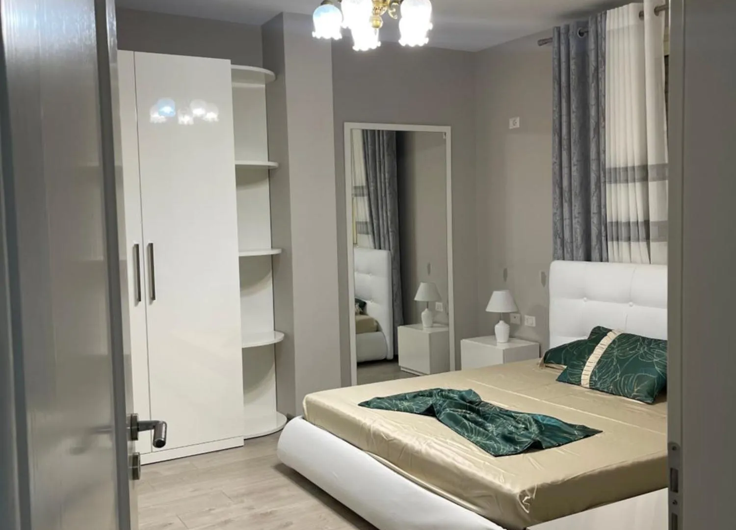 Villa Alvi Vlorë