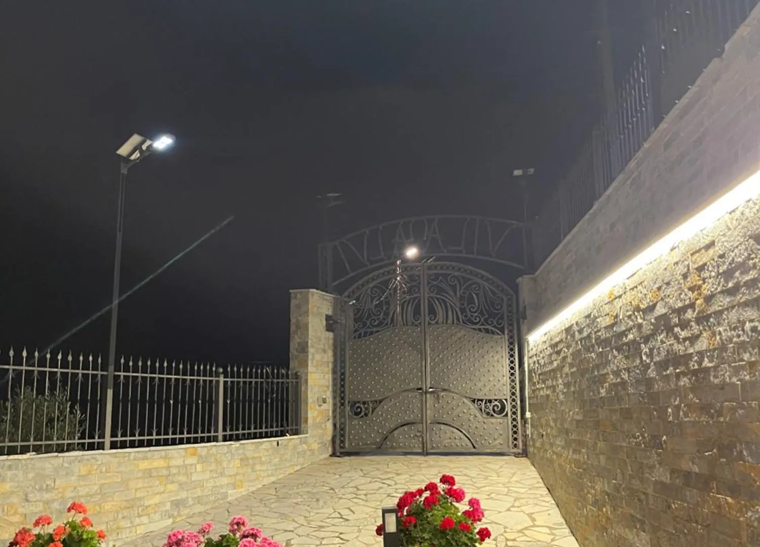 Villa Alvi Vlorë